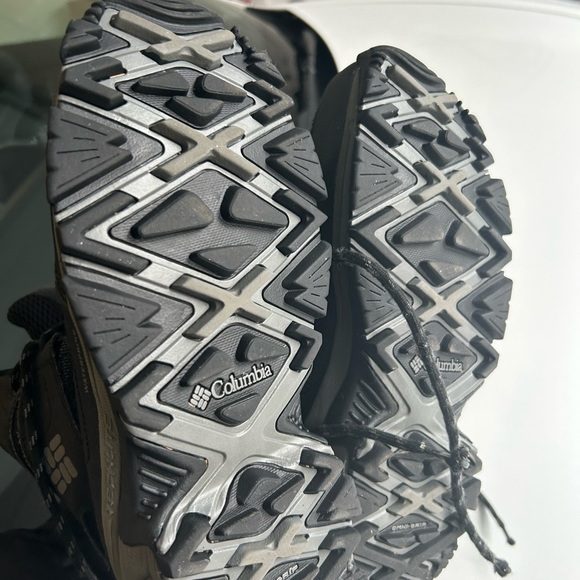 Hiking boots Columbia size 8.5 men lots of life left - Picture 3 of 4